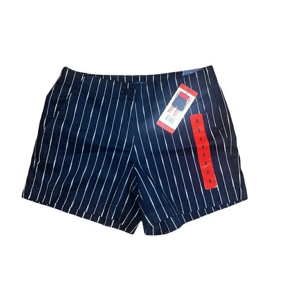 Nautica Pants - NWT Nautica Womens Navy and White Shorts Size 8